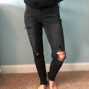 Low rise black American eagle skinny jeans